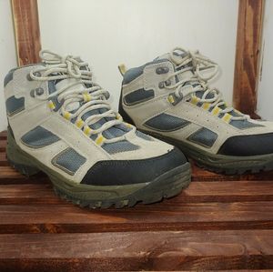 Denali Womens breathable hiking boots size 9